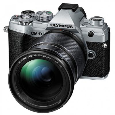 Фотоапарат Olympus OM-D E-M5 Mark III Silver + обектив Olympus M. Zuiko Digital 12-200mm f/3.5-6.3 ED